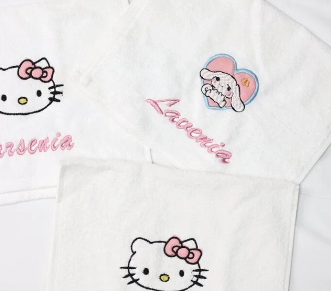 فوطه قطن مقاس 30x50 مطرزة بالاسم لون ابيض